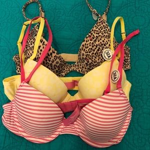 Victoria’s Secret bras bundle